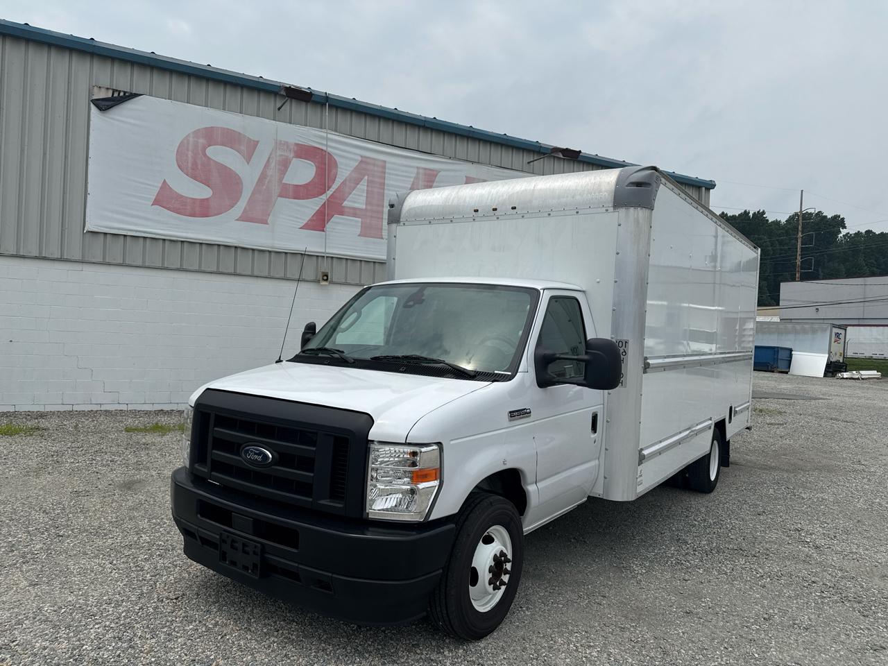 Ford Econoline E-350 Super Duty 2022