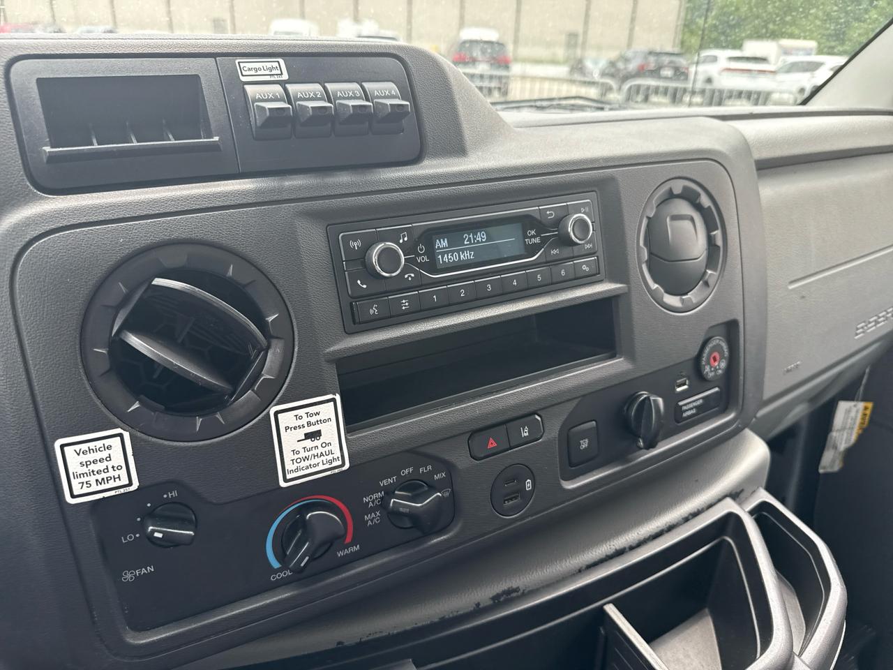 Ford Econoline E-350 Super Duty 2022