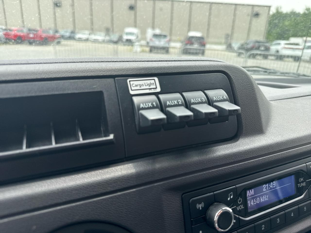Ford Econoline E-350 Super Duty 2022