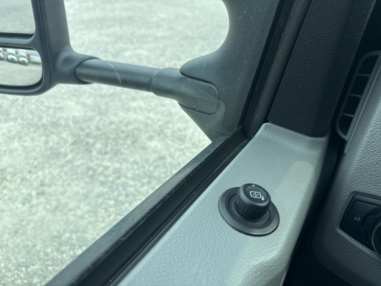 Ford Econoline E-350 Super Duty 2022