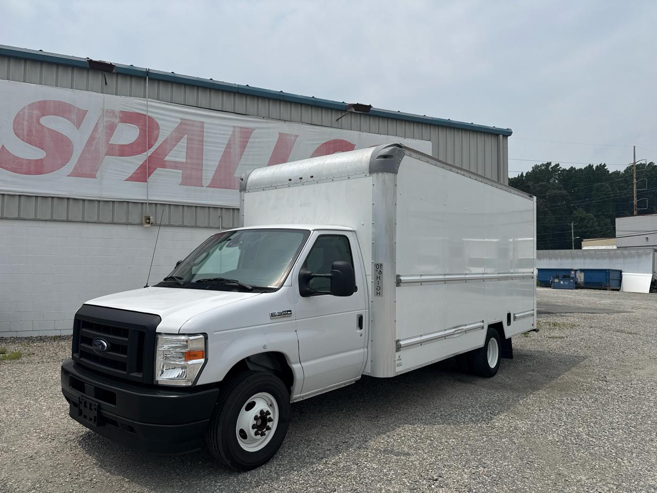 Ford Econoline E-350 Super Duty 2022