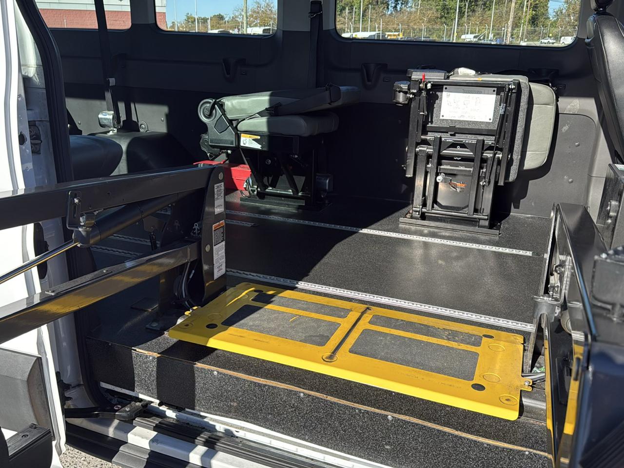 Ford T350 Vans XL Wgn High Roof 148 2020