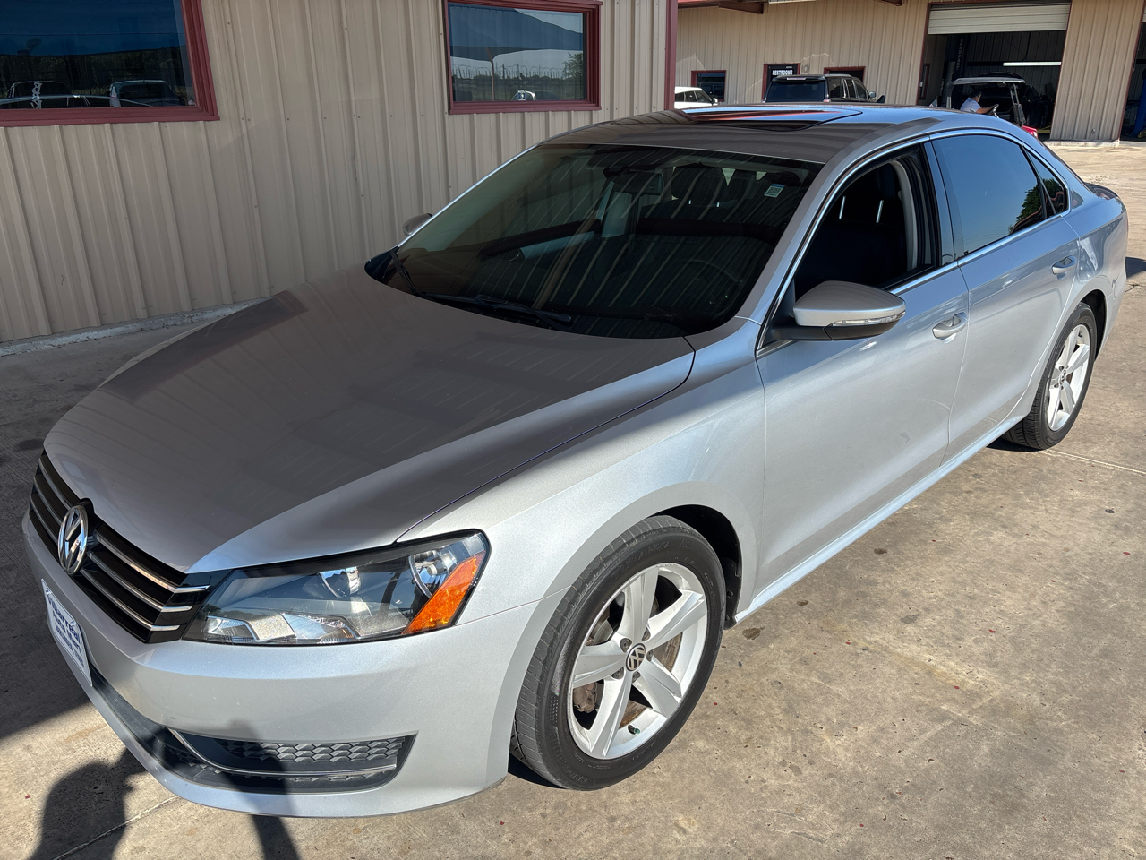 Volkswagen Passat 4dr Sdn 2.5L Auto SE 2012 Volkswagen Passat 4dr Sdn 2.5L Auto SE 2012