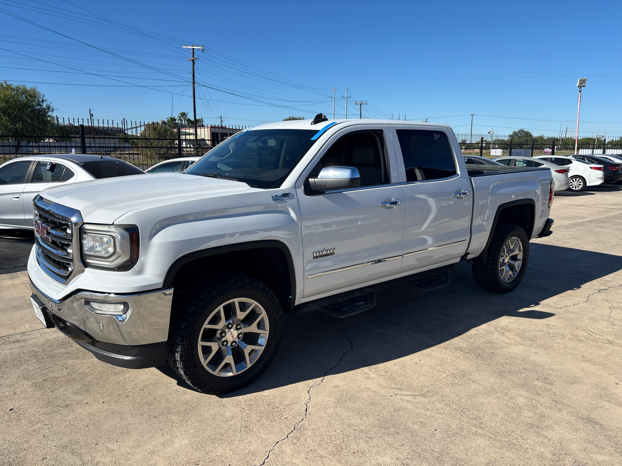 GMC Sierra 1500 4WD Crew Cab 143.5" SLT 2018 GMC Sierra 1500 4WD Crew Cab 143.5" SLT 2018