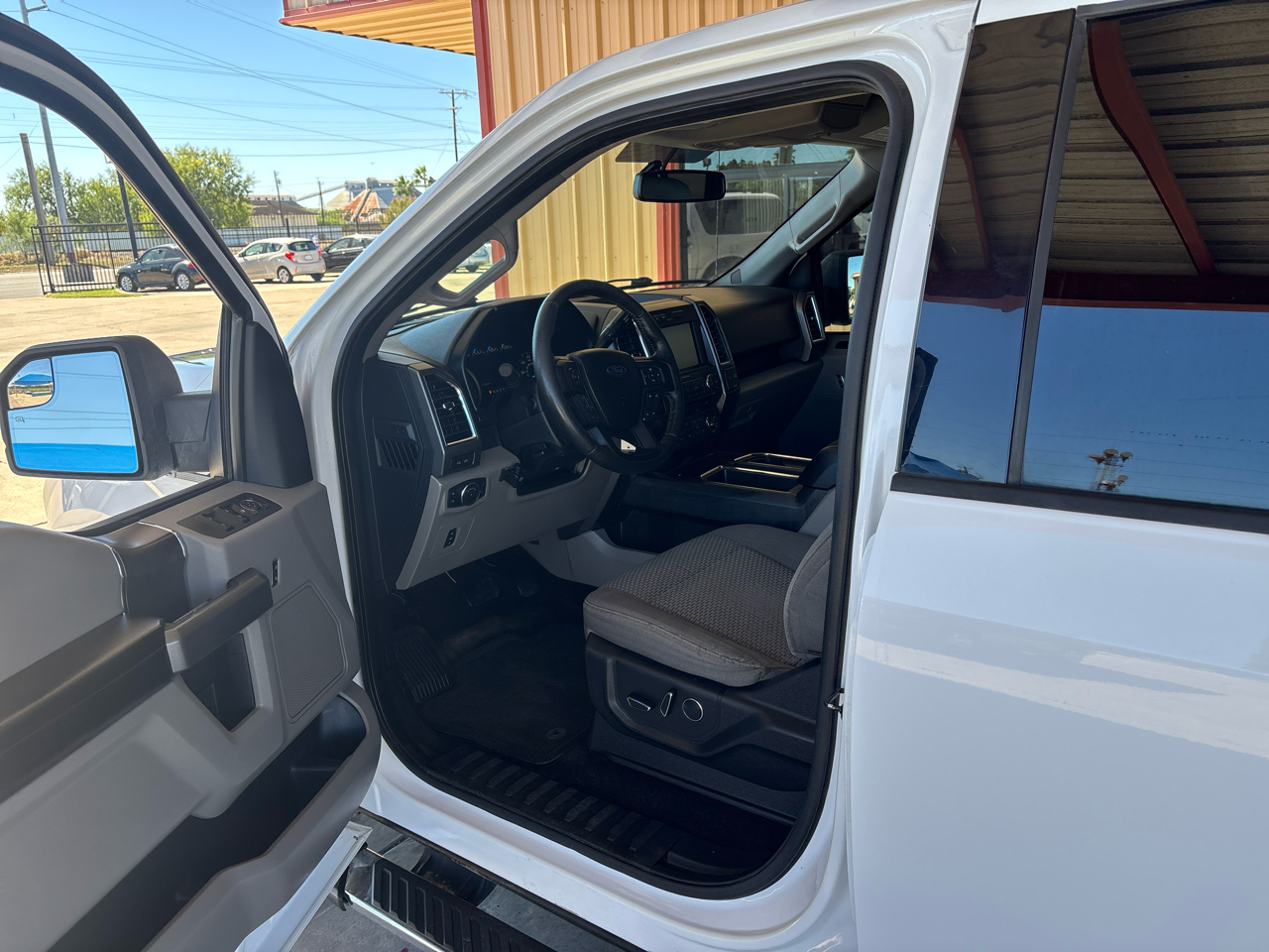 Ford F-150 4WD SuperCrew 145" King Ranch 2015 Ford F-150 4WD SuperCrew 145" King Ranch 2015