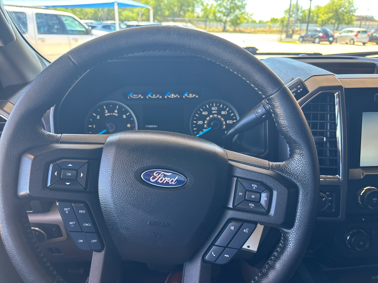 Ford F-150 4WD SuperCrew 145" King Ranch 2015 Ford F-150 4WD SuperCrew 145" King Ranch 2015