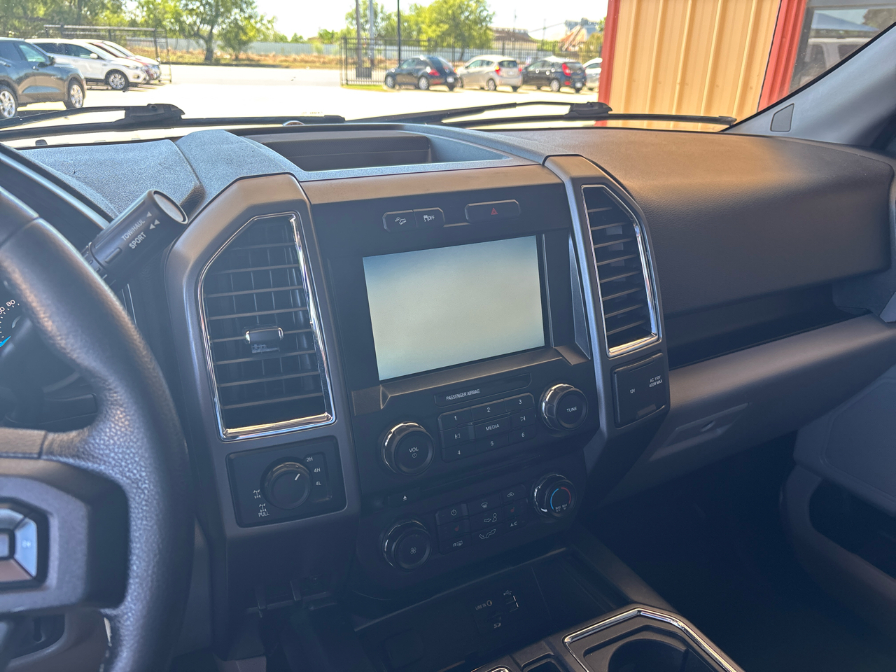 Ford F-150 4WD SuperCrew 145" King Ranch 2015 Ford F-150 4WD SuperCrew 145" King Ranch 2015