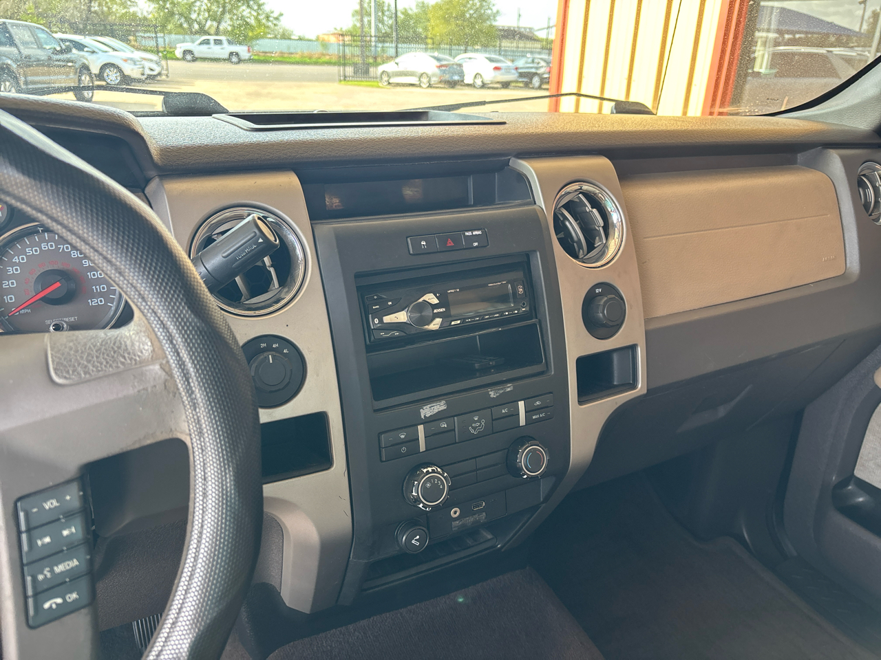 Ford F-150 4WD SuperCrew 145" XLT 2010