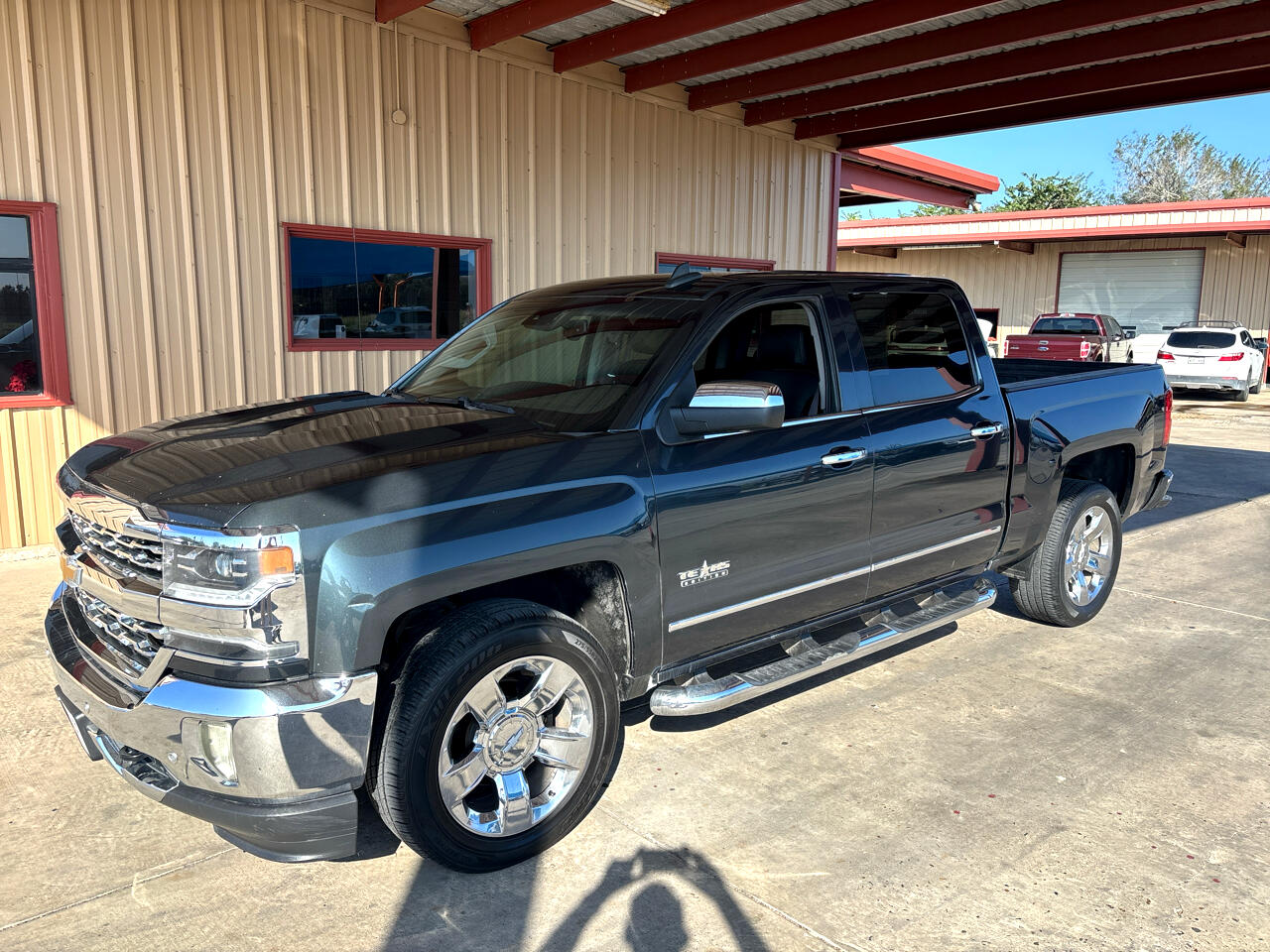 Chevrolet Silverado 1500 2WD Crew Cab 143.5" LTZ w/1LZ 2017