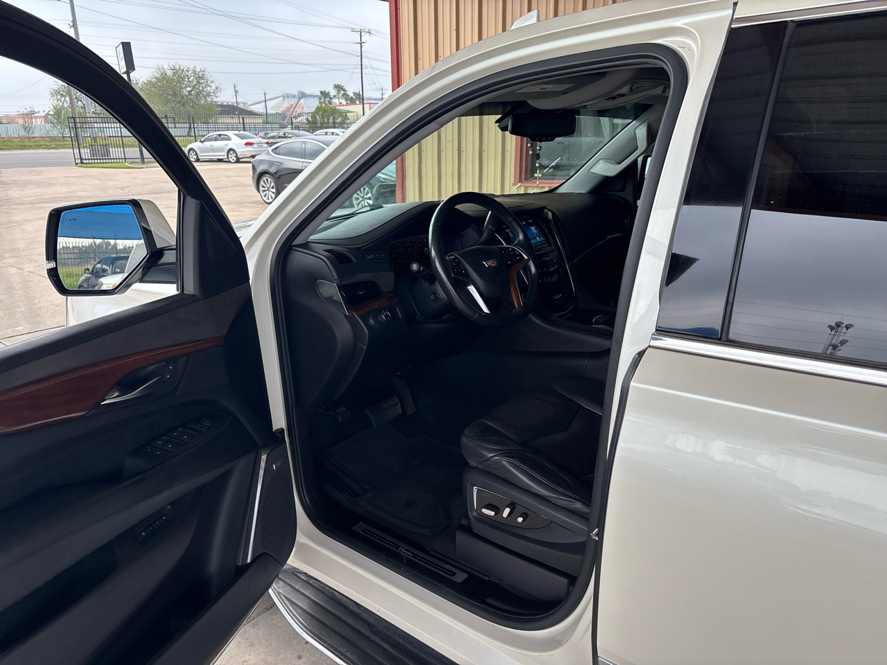 Cadillac Escalade ESV 2WD 4dr Luxury 2015