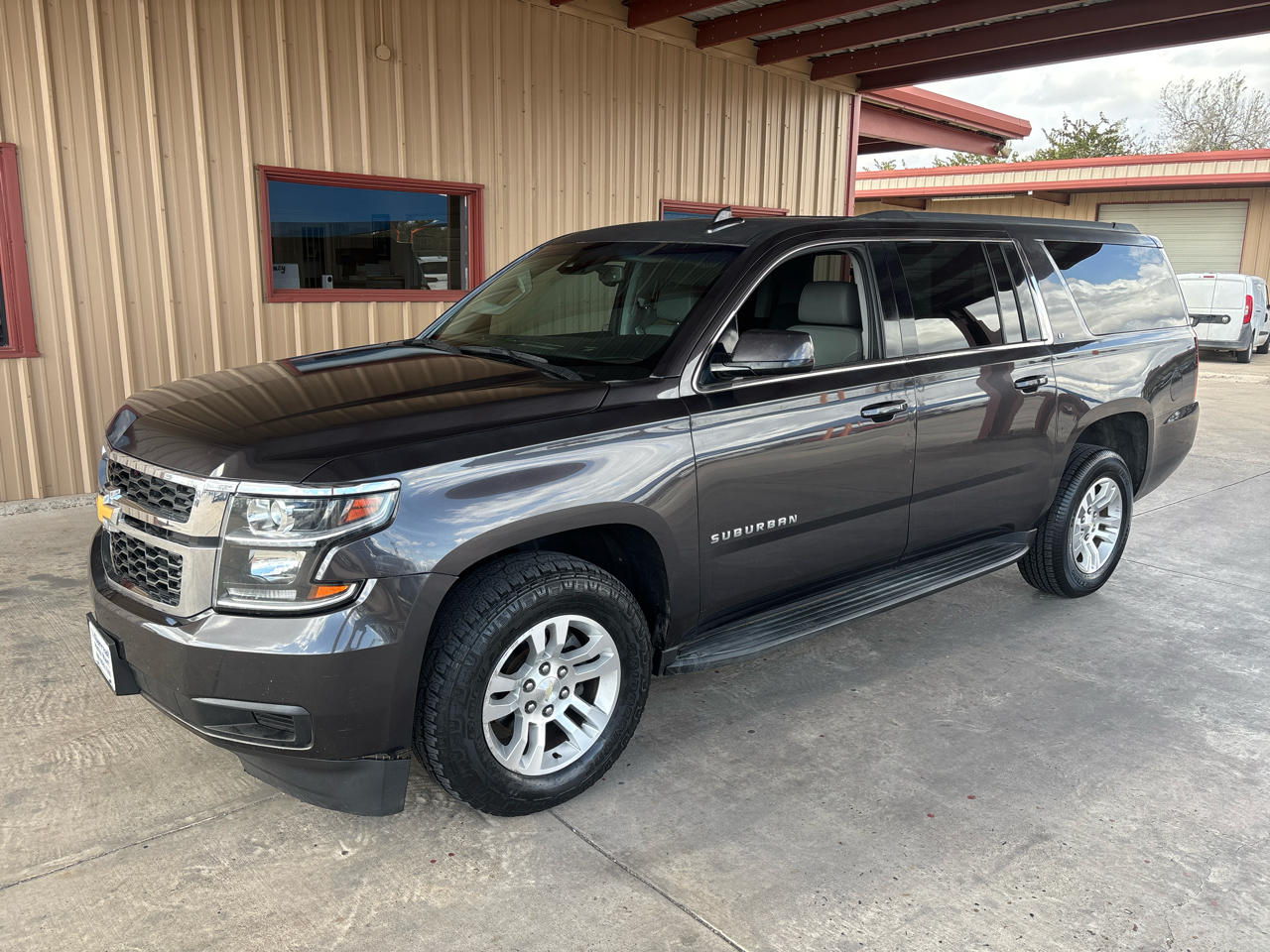 Chevrolet Suburban 2WD 4dr 1500 LT 2017