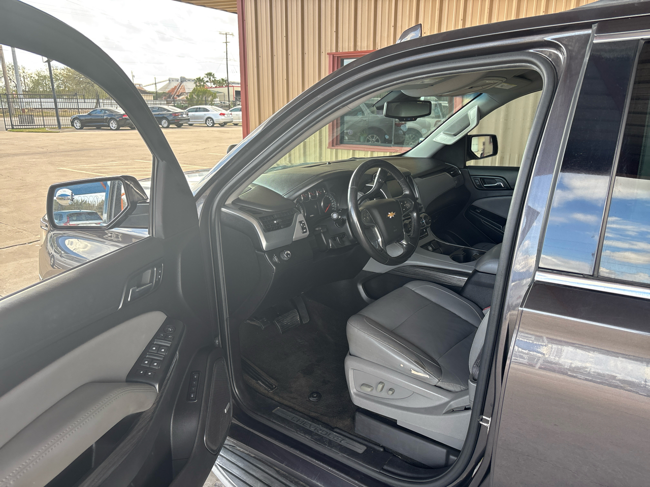 Chevrolet Suburban 2WD 4dr 1500 LT 2017