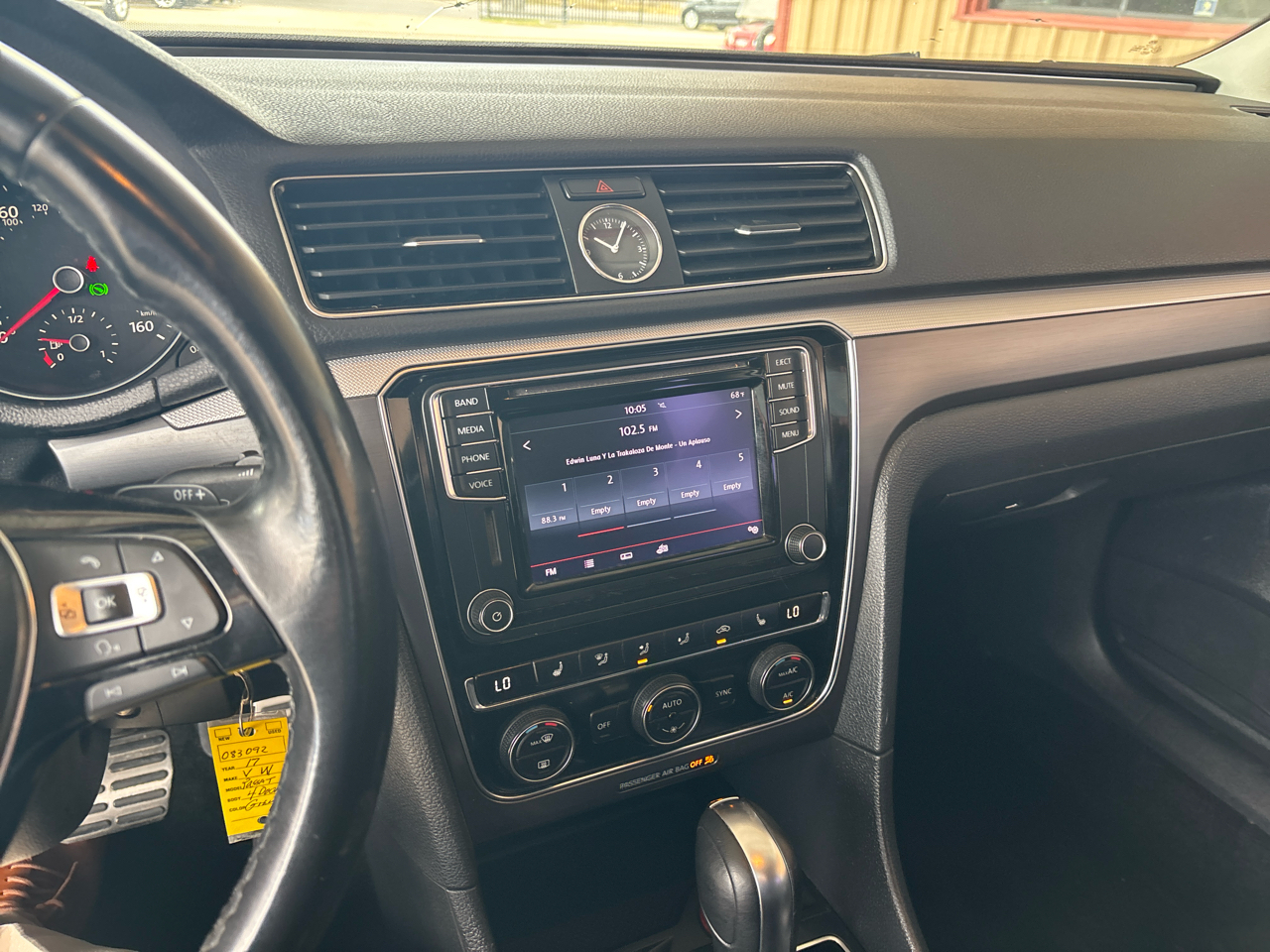 Volkswagen Passat R-Line w/Comfort Pkg Auto 2017