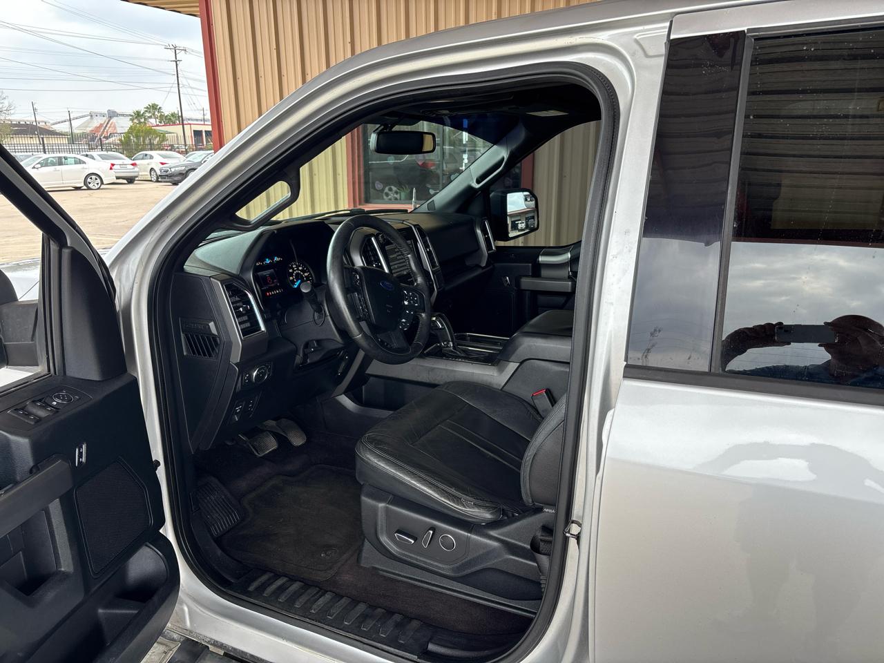 Ford F-150 2WD SuperCrew 157" Lariat 2015