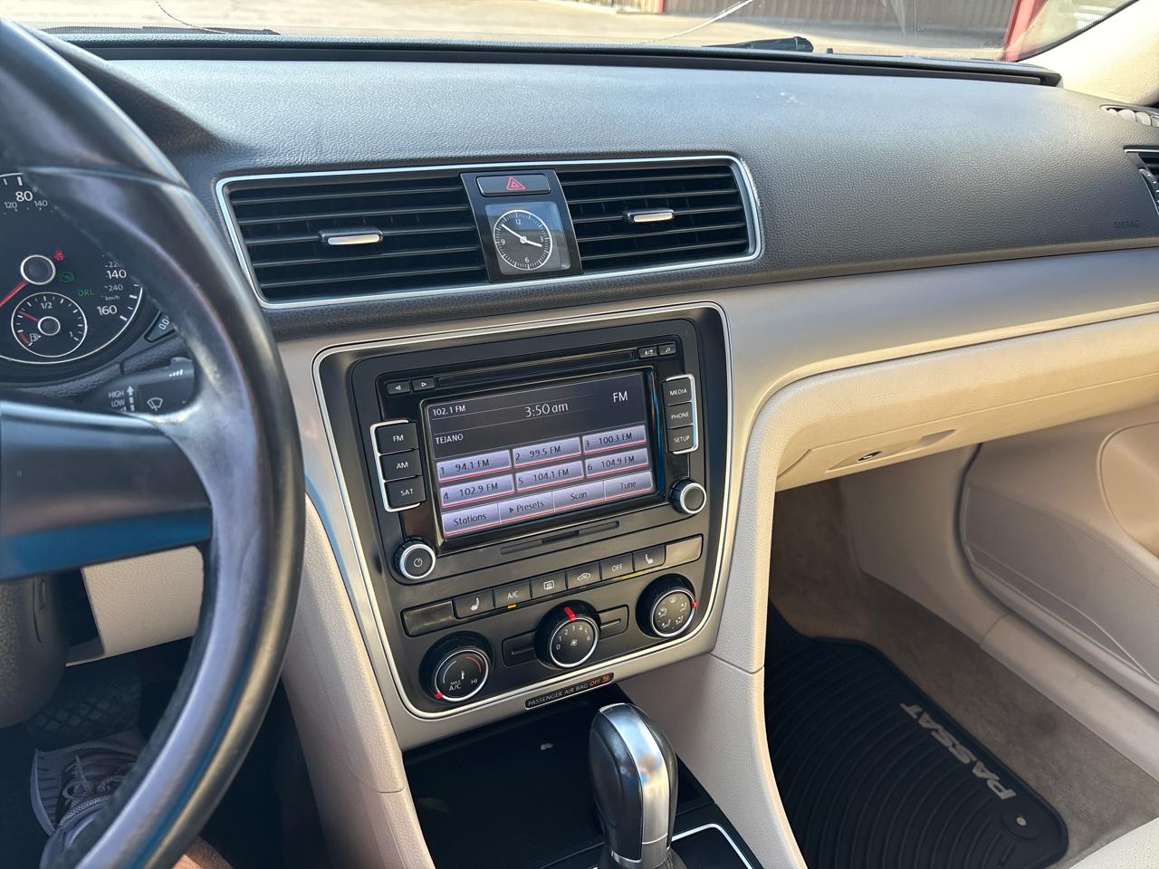 Volkswagen Passat 4dr Sdn 1.8T Auto S 2015