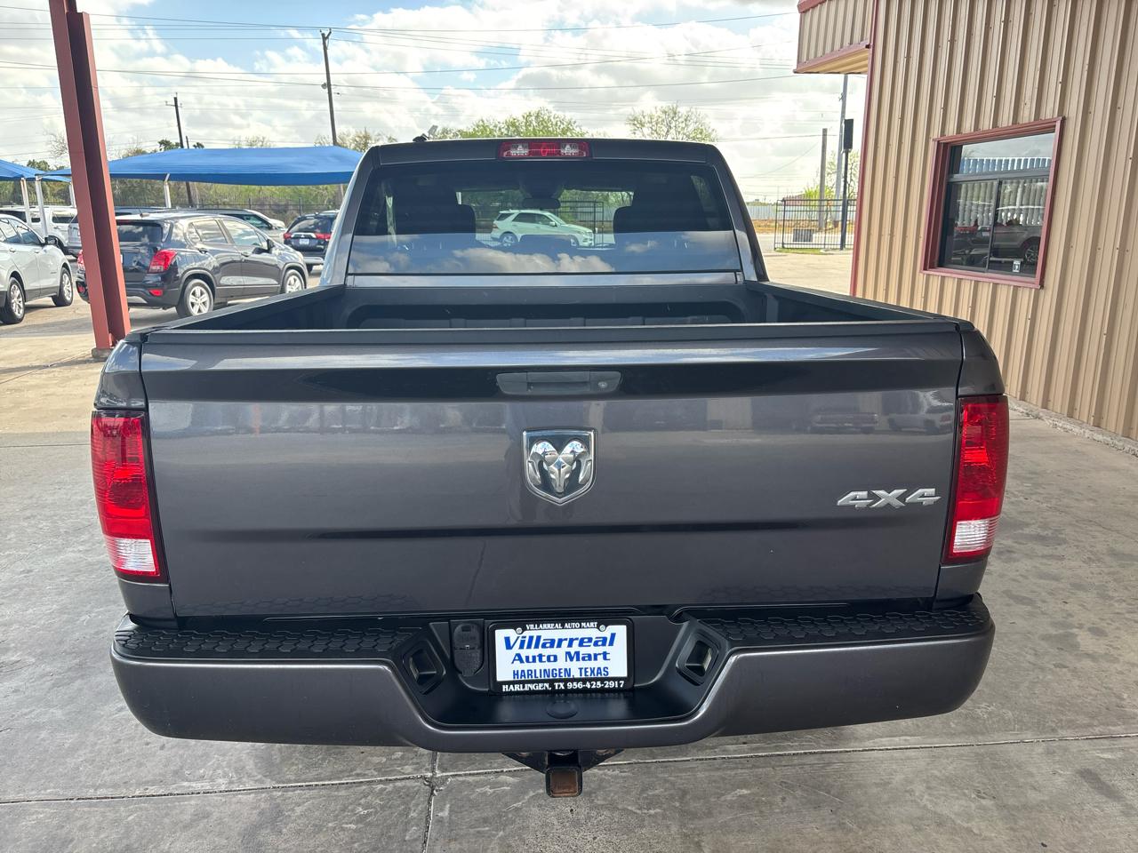 RAM 1500 Express 4x4 Crew Cab 5'7" Box 2017