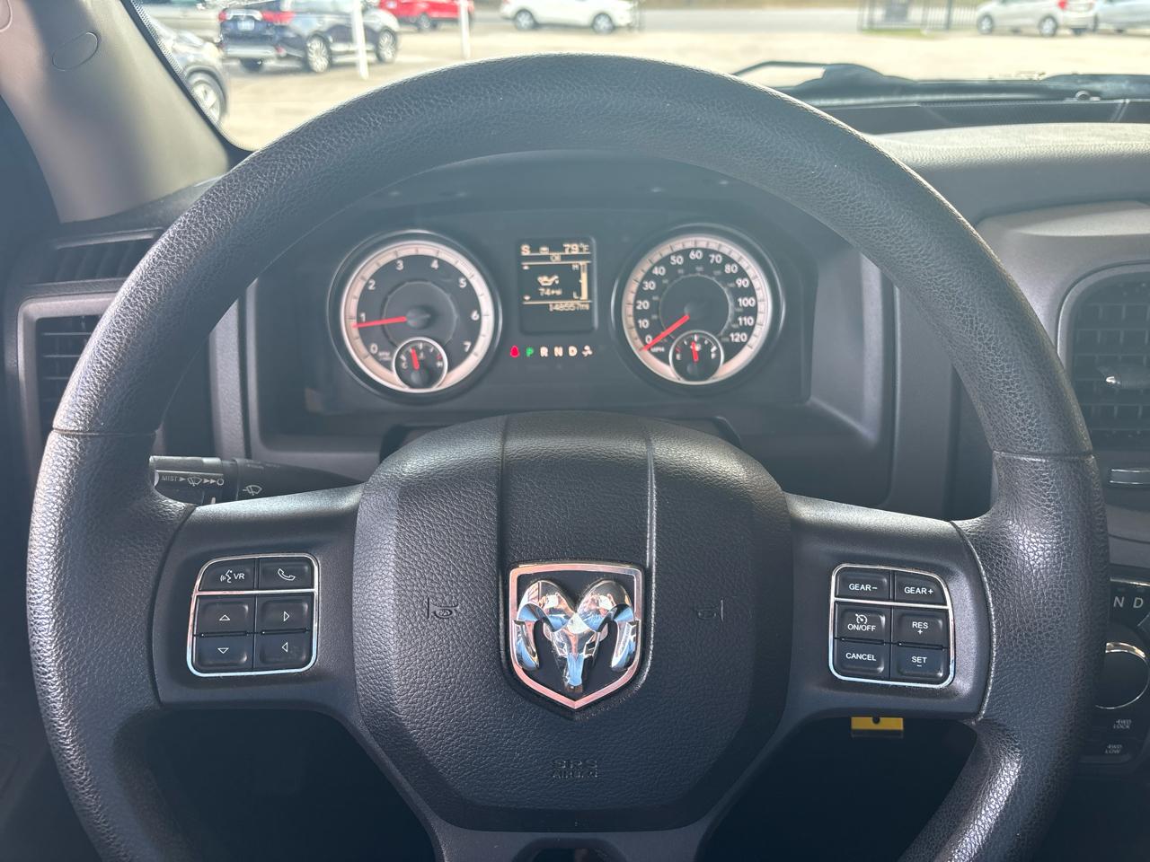 RAM 1500 Express 4x4 Crew Cab 5'7" Box 2017