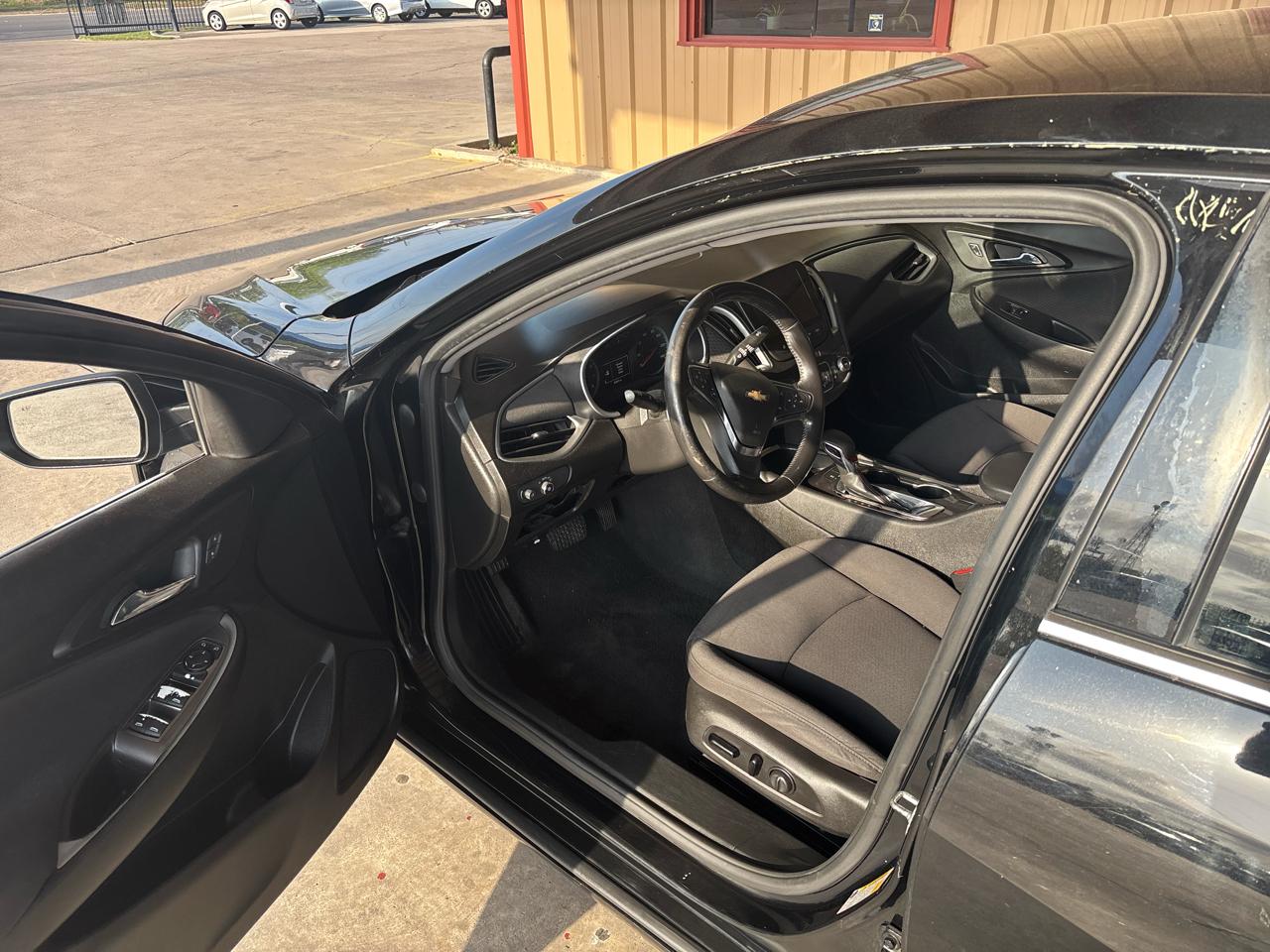 Chevrolet Malibu 4dr Sdn RS 2021