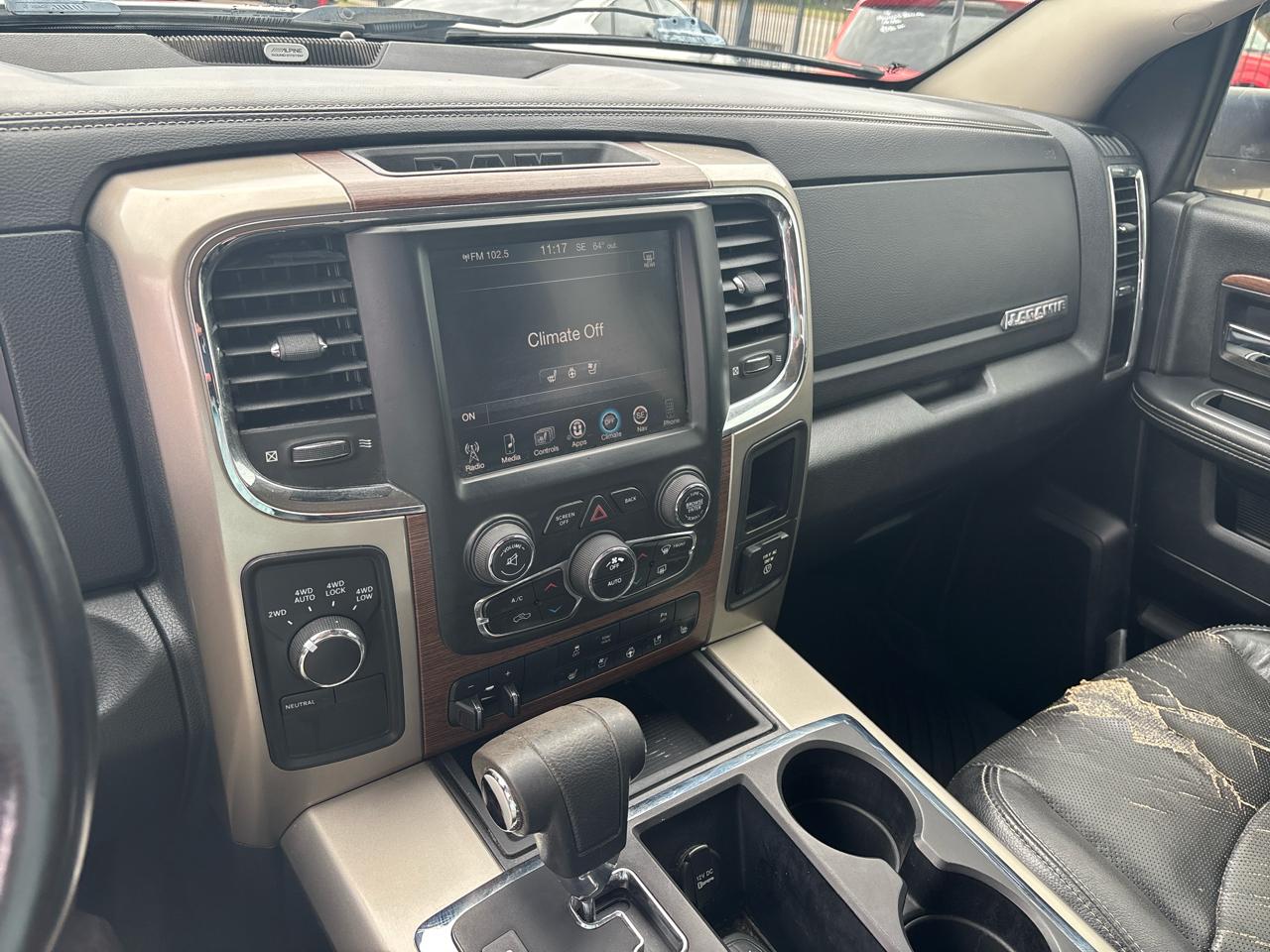 RAM 1500 4WD Crew Cab 149" Laramie 2013