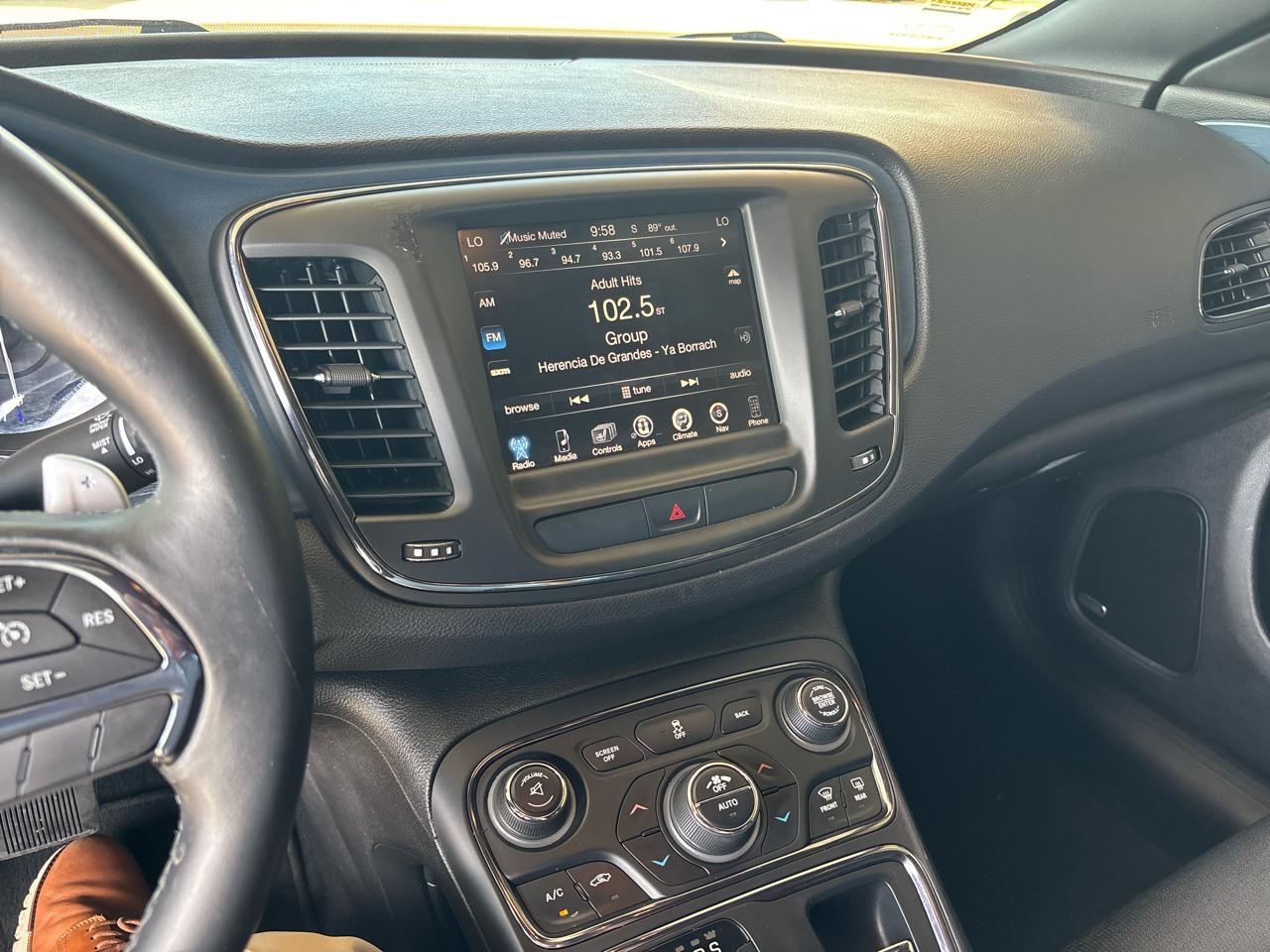 Chrysler 200 4dr Sdn S FWD 2015