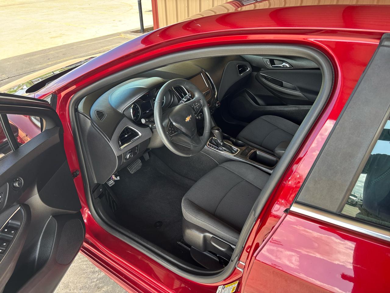Chevrolet Cruze 4dr HB 1.4L LT w/1SD 2017