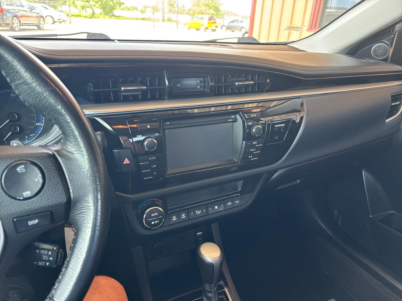 Toyota Corolla 4dr Sdn CVT LE Premium (Natl) 2015