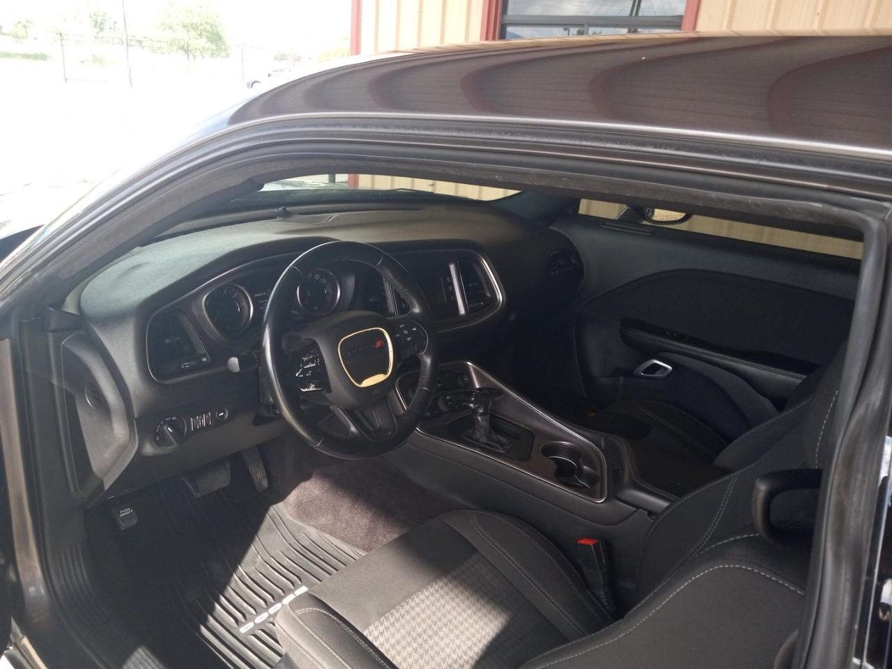 Dodge Challenger 2dr Cpe SXT 2016