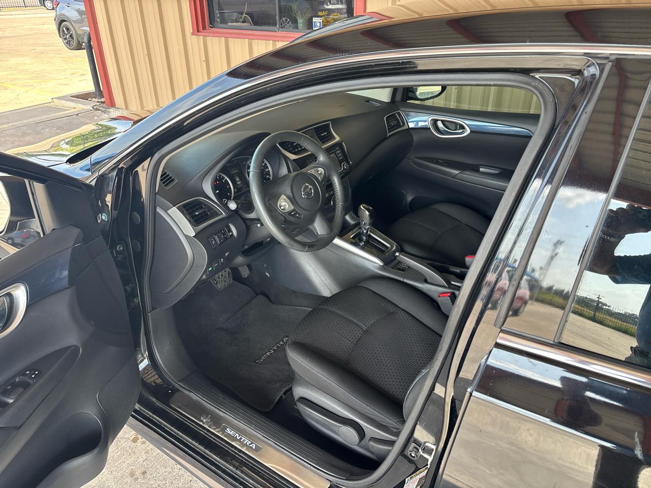 Nissan Sentra SR CVT 2018