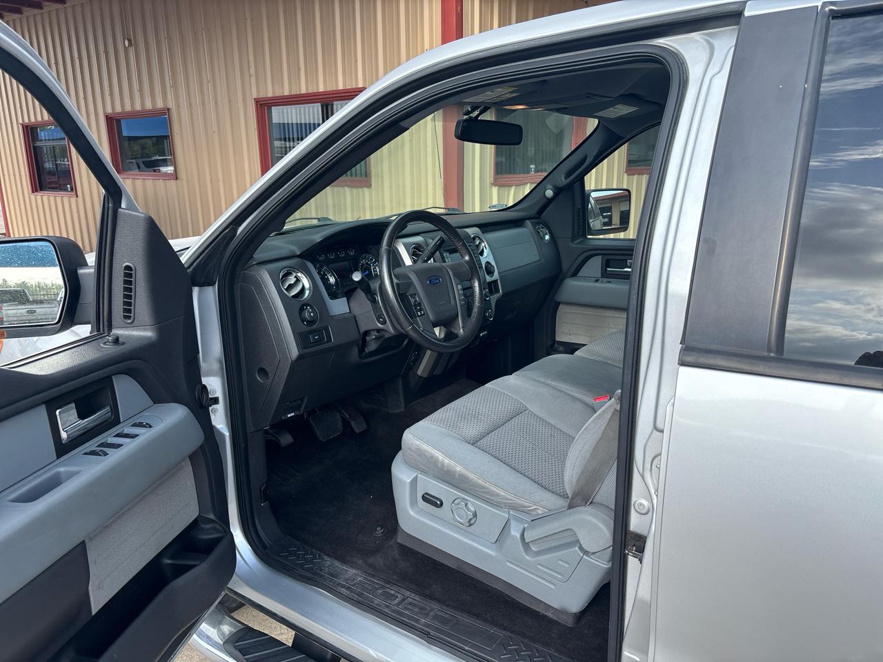 Ford F-150 4WD SuperCrew 145" Platinum 2014