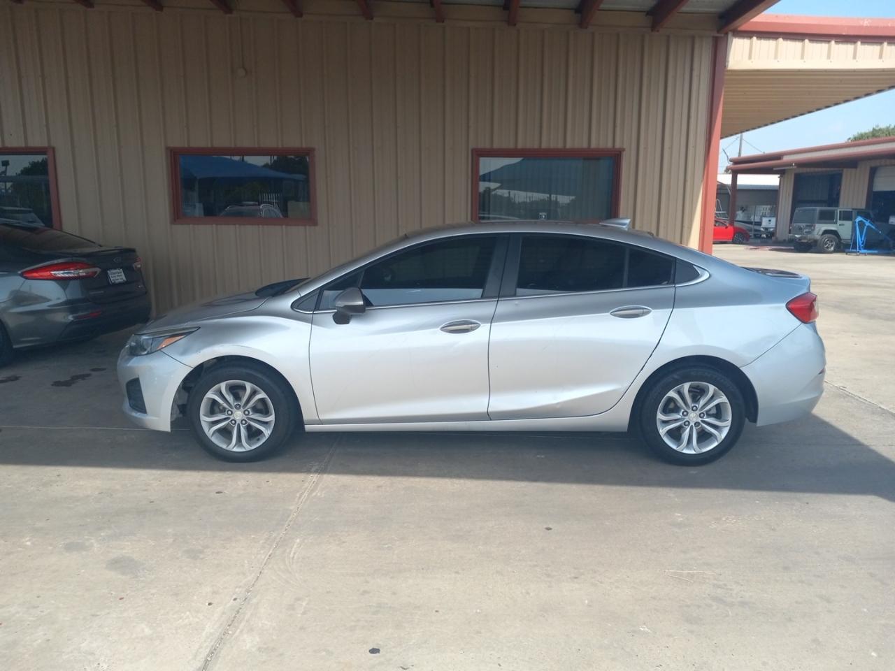 Chevrolet Cruze 4dr Sdn LT 2019