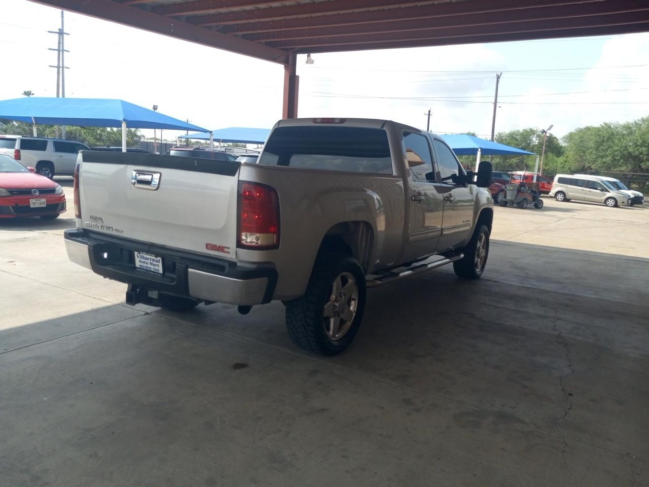 GMC Sierra 2500HD 4WD Crew Cab 153.7" SLT 2011
