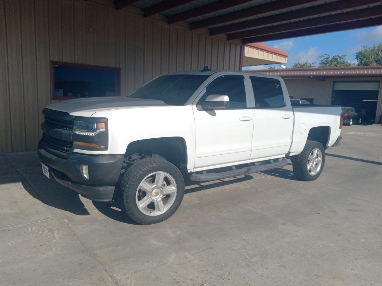 Chevrolet Silverado 1500 2WD Crew Cab 143.5" LT w/1LT 2017