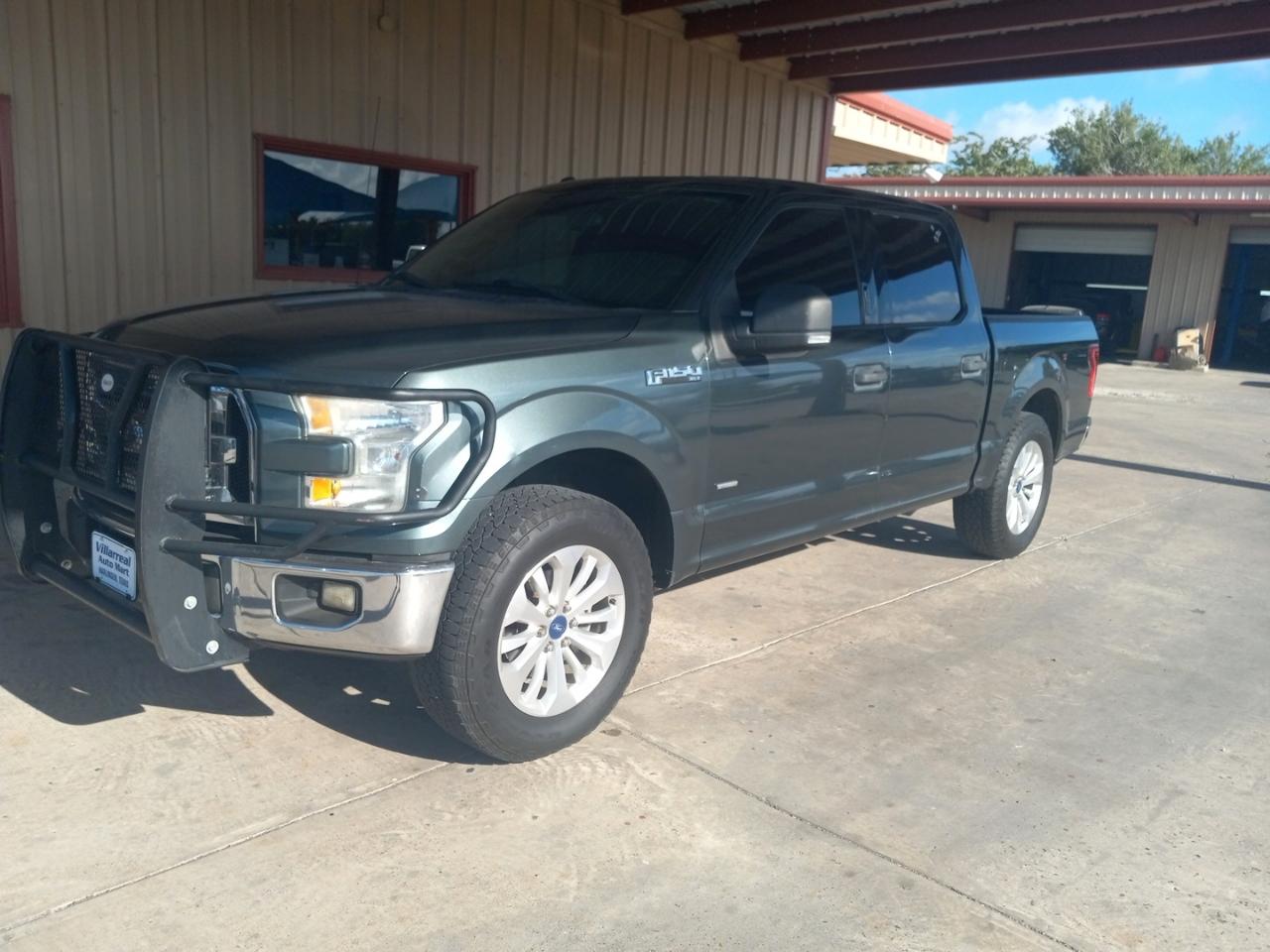 Ford F-150 2WD SuperCrew 157" Lariat 2015