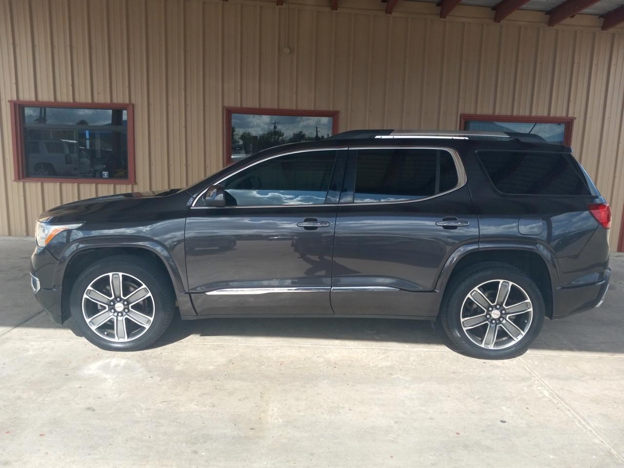GMC Acadia FWD 4dr Denali 2017
