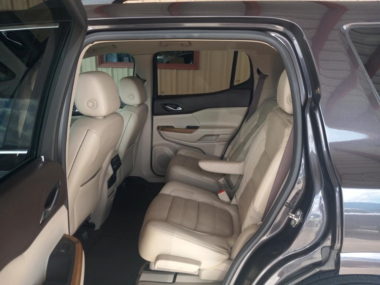 GMC Acadia FWD 4dr Denali 2017