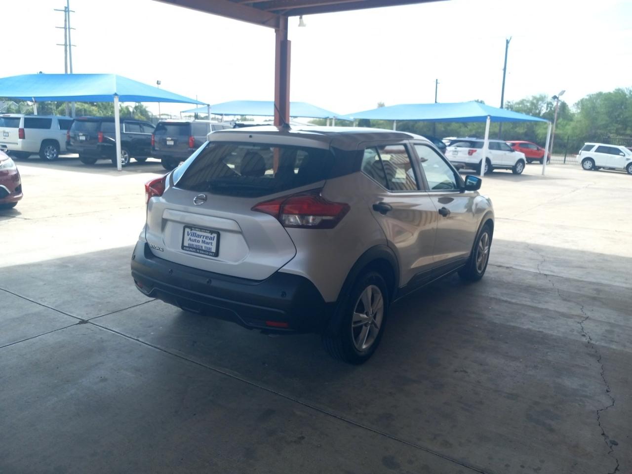 Nissan Kicks  2020