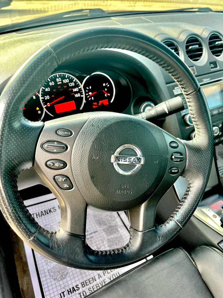 Nissan Altima 3.5 SR 6M/T Coupe 2012