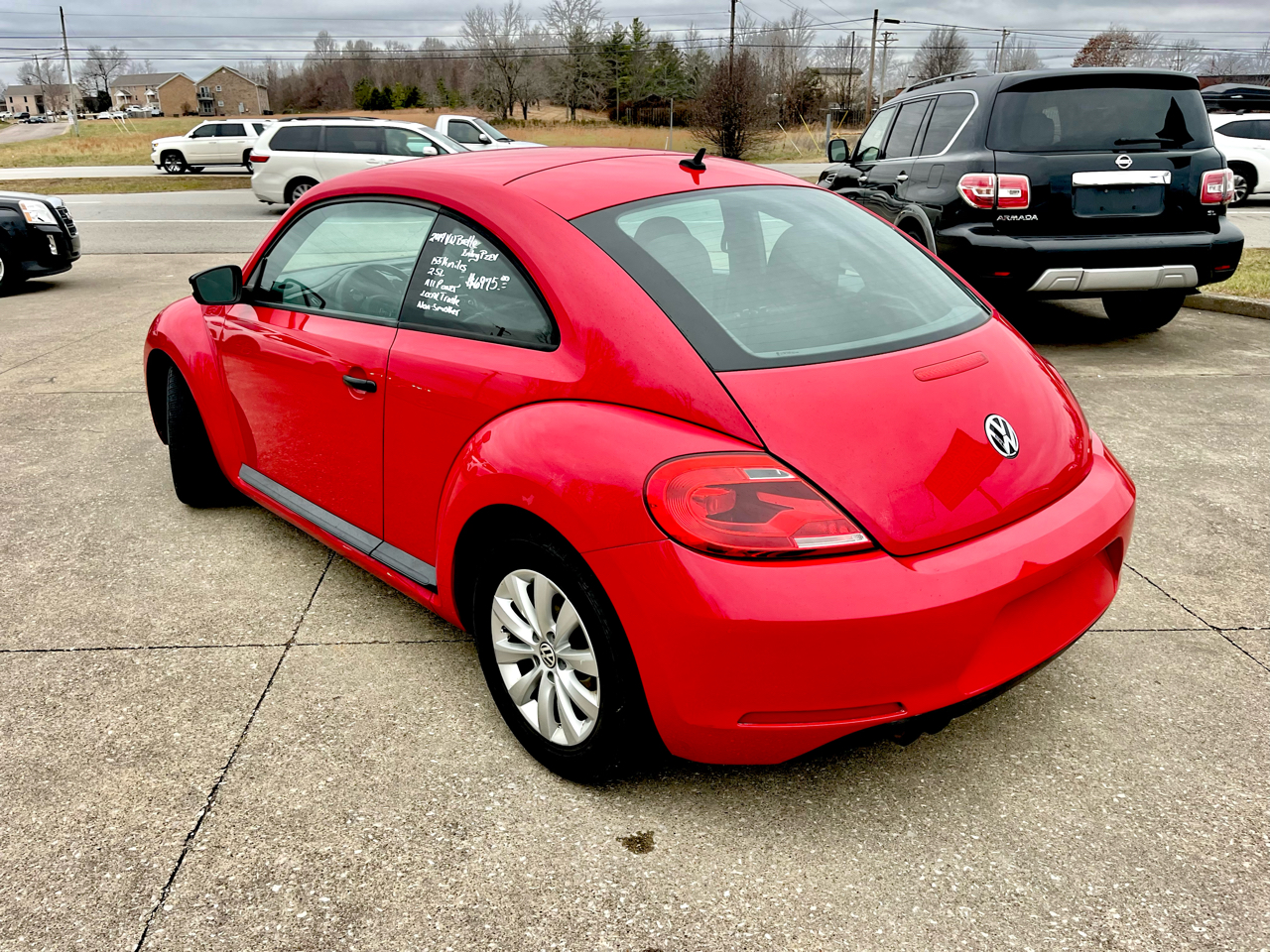 Volkswagen Beetle 2.5L w/Sunroof Sound & Nav 2014