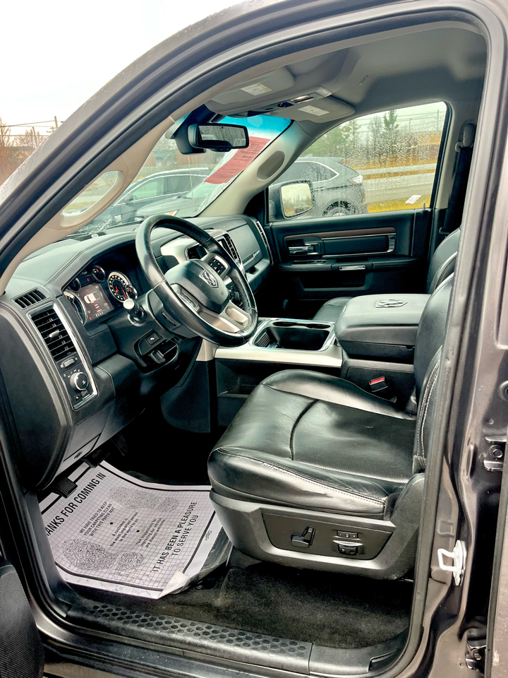 RAM 1500 Laramie Crew Cab SWB 4WD 2017