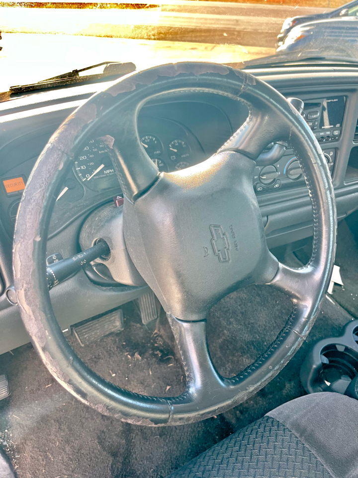 Chevrolet Avalanche 1500 2WD 2002