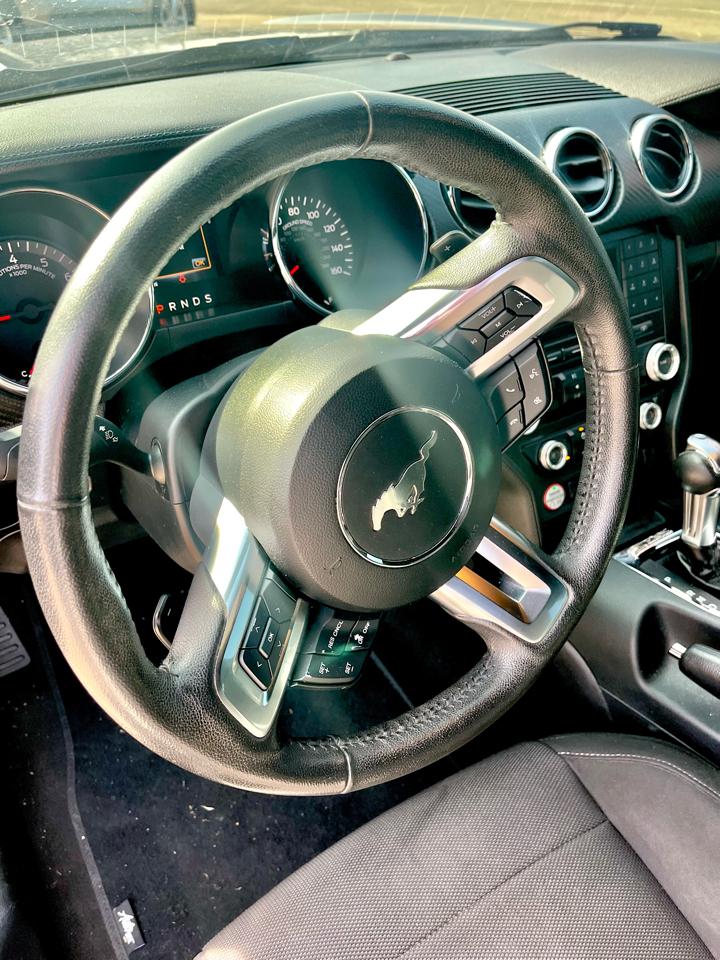 Ford Mustang V6 Coupe 2015