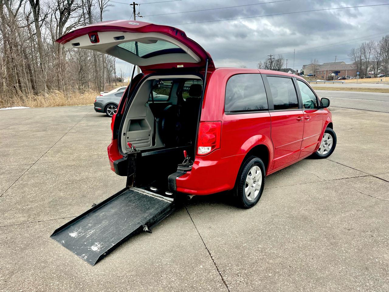 Dodge Grand Caravan SE 2012