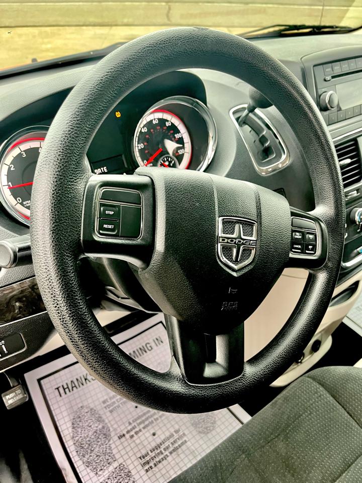 Dodge Grand Caravan SE 2012