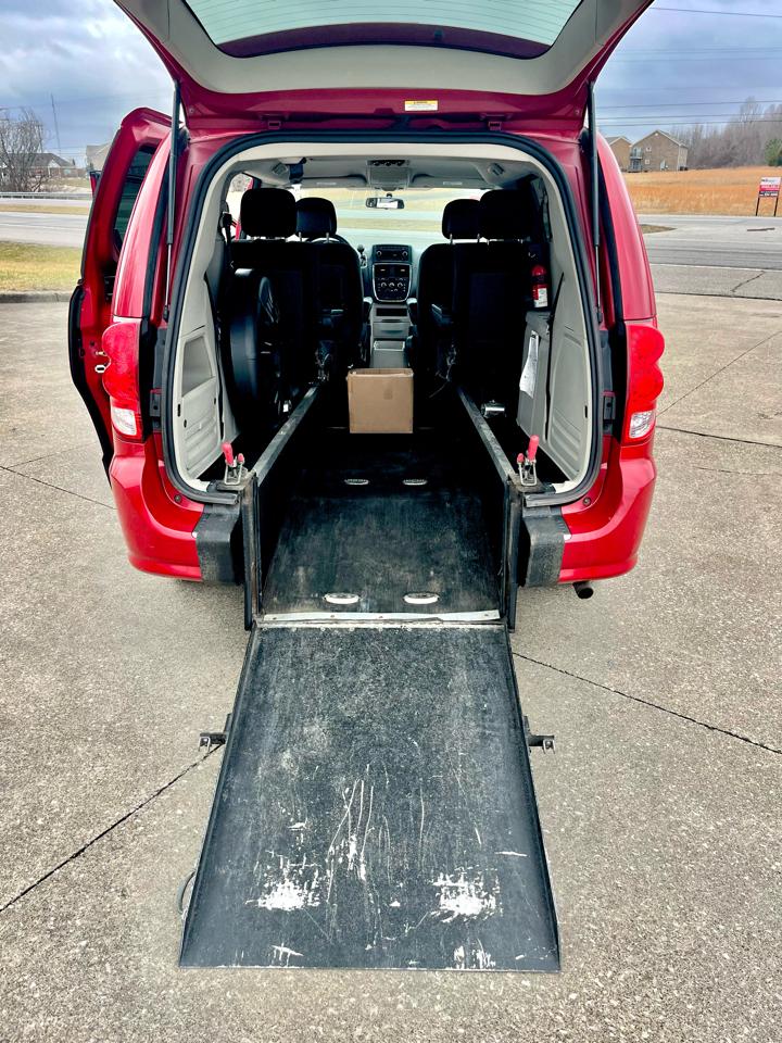 Dodge Grand Caravan SE 2012