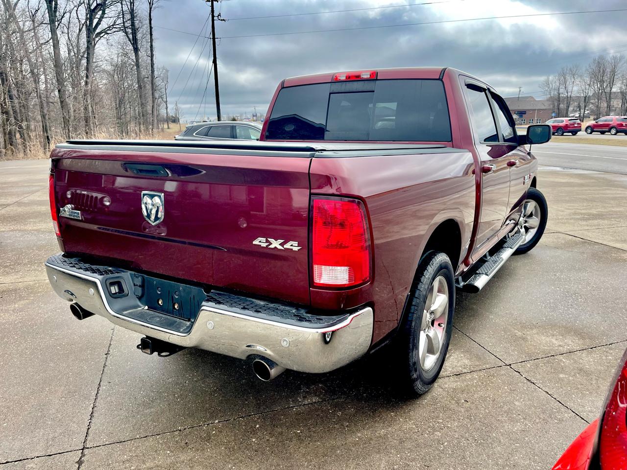 RAM 1500 SLT Crew Cab SWB 4WD 2017