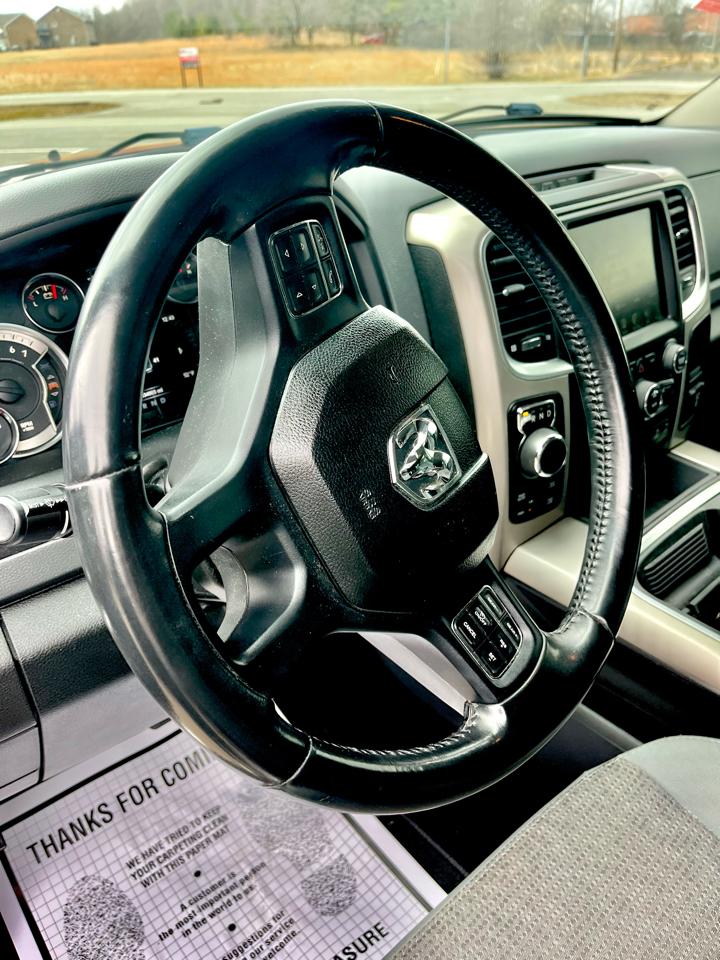 RAM 1500 SLT Crew Cab SWB 4WD 2017