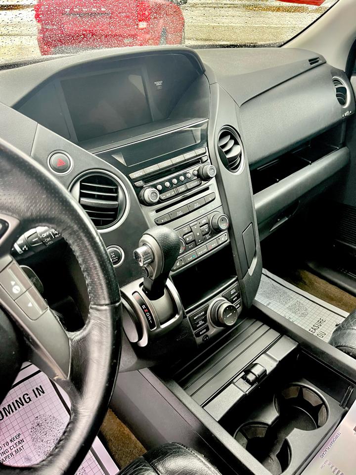 Honda Pilot Touring 4WD 5-Spd AT with DVD 2015