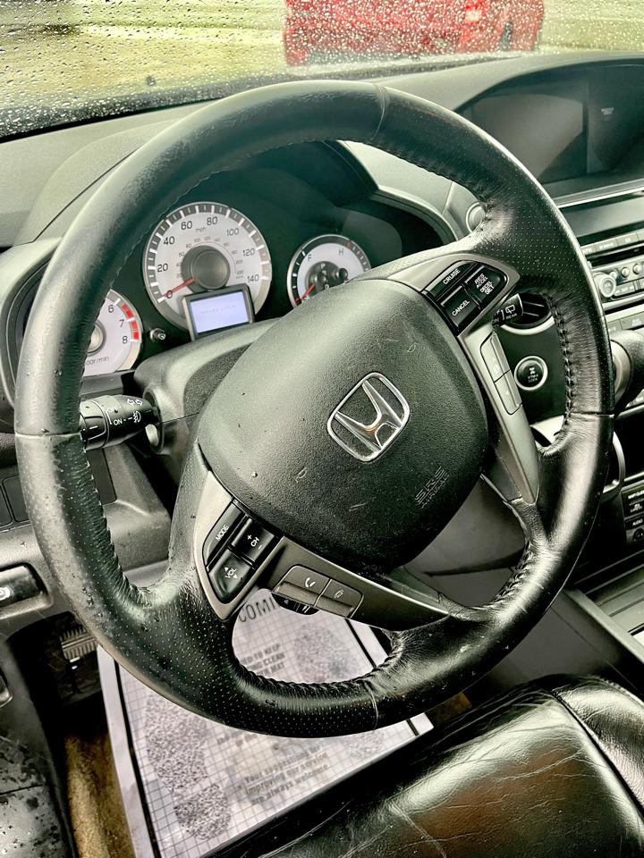 Honda Pilot Touring 4WD 5-Spd AT with DVD 2015