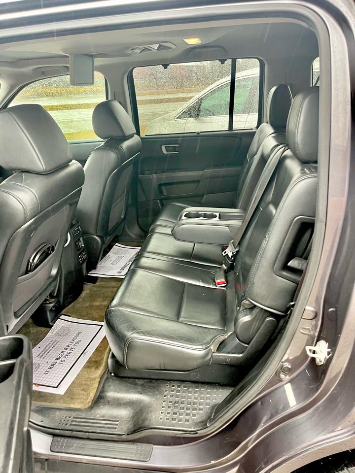 Honda Pilot Touring 4WD 5-Spd AT with DVD 2015