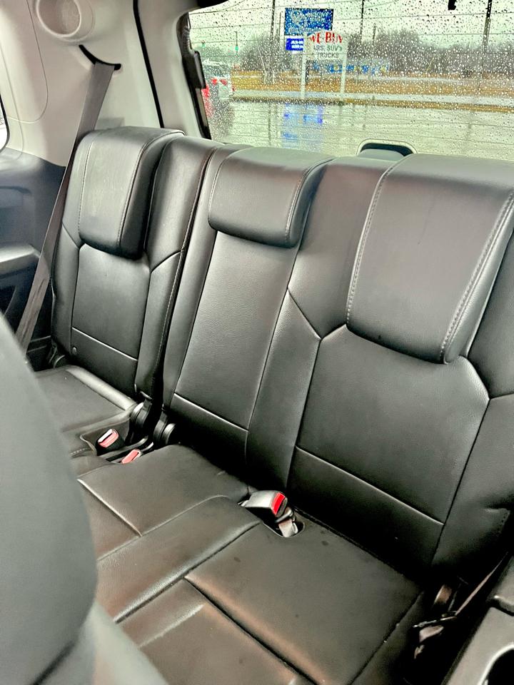 Honda Pilot Touring 4WD 5-Spd AT with DVD 2015